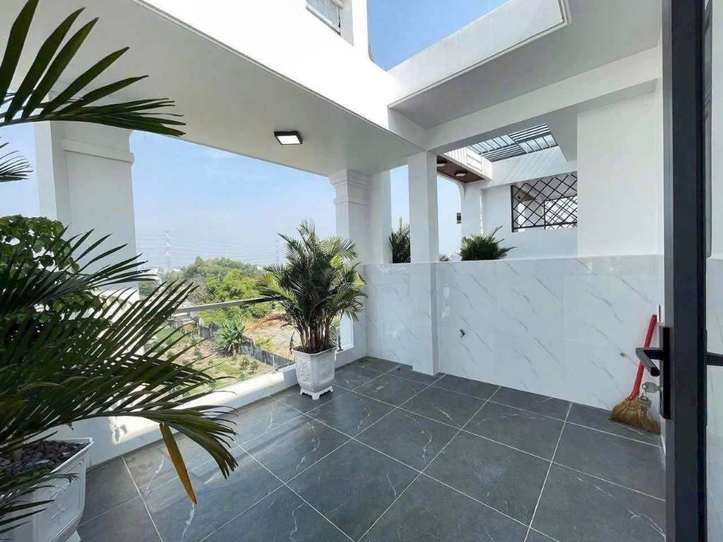 Bán nhà khu biệt thự Phường 4, Tân An, Long An, giá 2tỷ9, diện tích 60m2, sổ hồng riêng